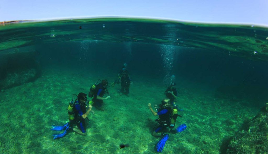 Cursos de buceo de nivel inicial en la Bahia de Pollensa, Mallorca.